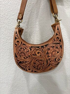 Hand-Tooled Floral Leather Hobo Bag - Tan